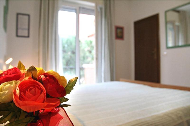 Hotel Marselli Римини Экстерьер фото