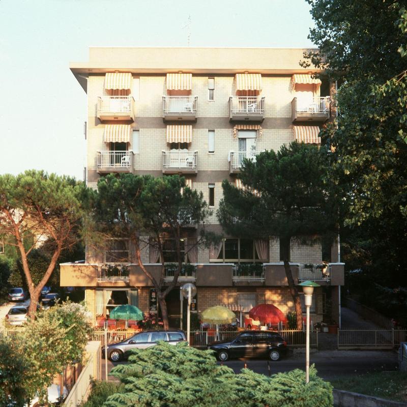 Hotel Marselli Римини Экстерьер фото