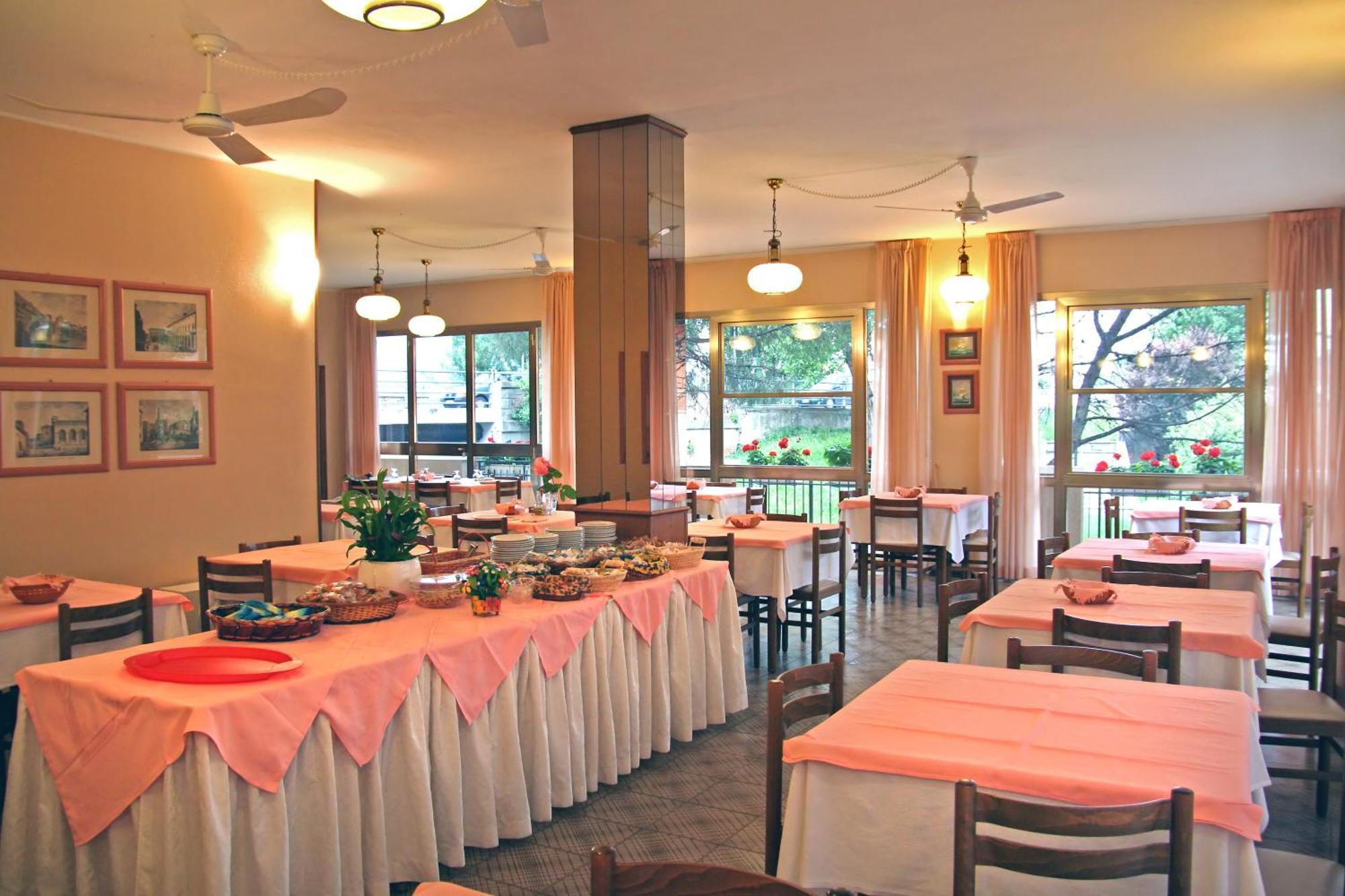 Hotel Marselli Римини Экстерьер фото
