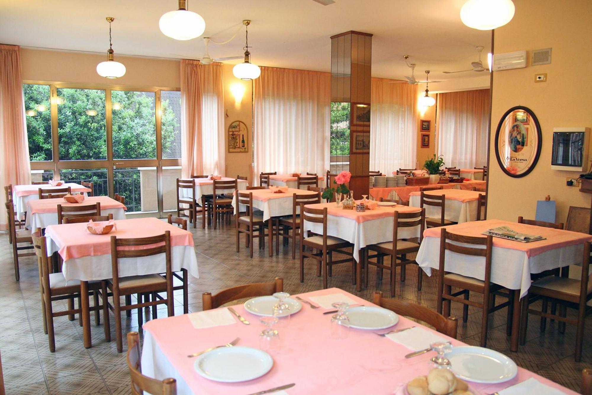 Hotel Marselli Римини Экстерьер фото