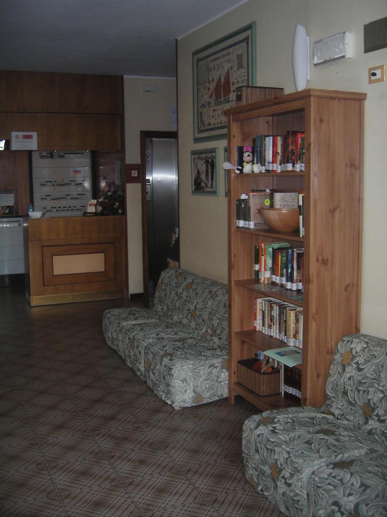 Hotel Marselli Римини Экстерьер фото