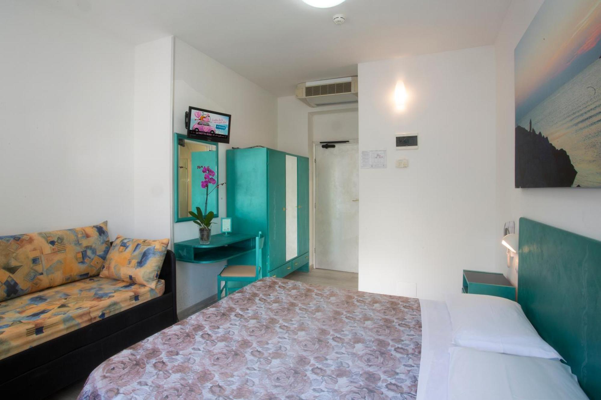 Hotel Marselli Римини Экстерьер фото