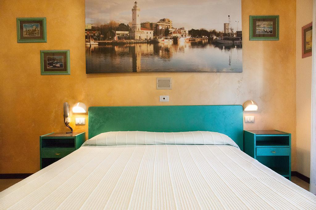 Hotel Marselli Римини Экстерьер фото