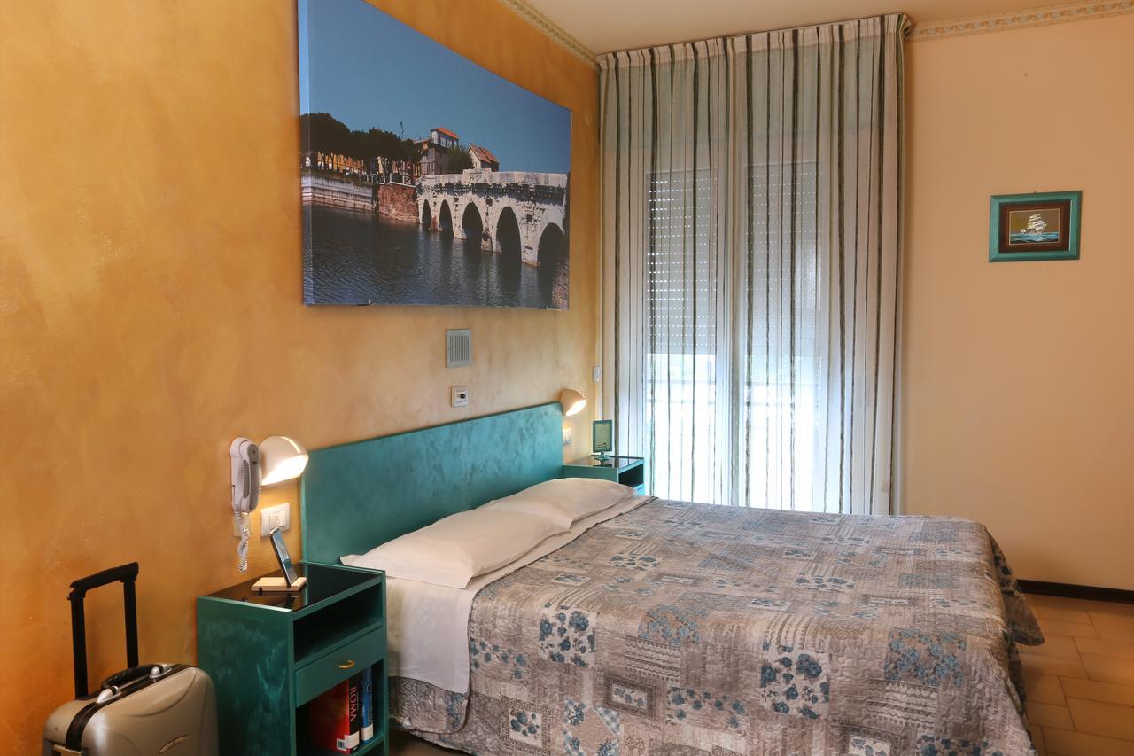 Hotel Marselli Римини Экстерьер фото