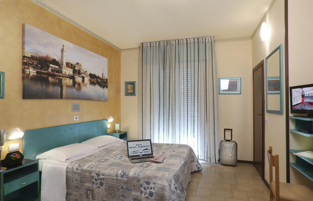 Hotel Marselli Римини Экстерьер фото