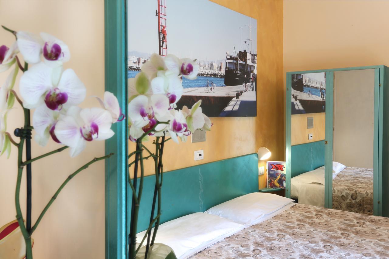 Hotel Marselli Римини Экстерьер фото