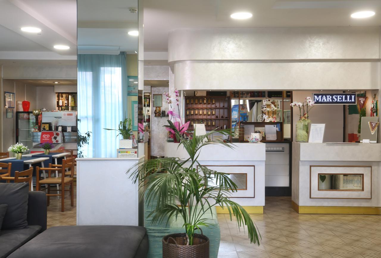 Hotel Marselli Римини Экстерьер фото