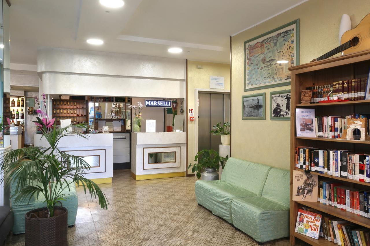 Hotel Marselli Римини Экстерьер фото
