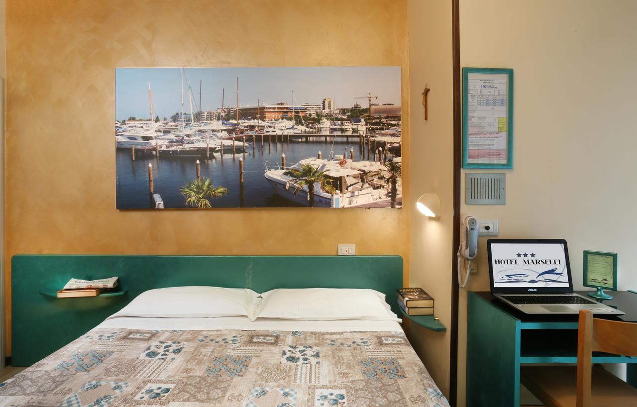 Hotel Marselli Римини Экстерьер фото